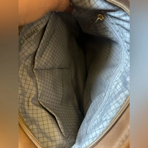 Swiss Gear Crossbody - Picture 9 of 10